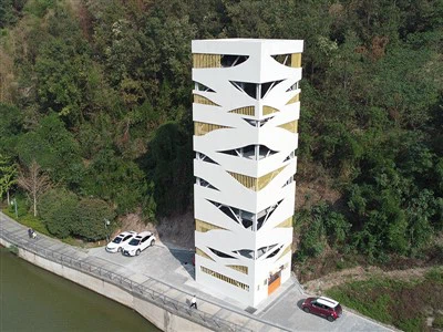 Comb-Tooth Vertical Lift Parking Structure